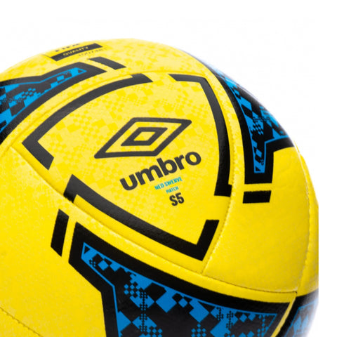 Umbro Balón de Fútbol Neo Swerve Quality #5