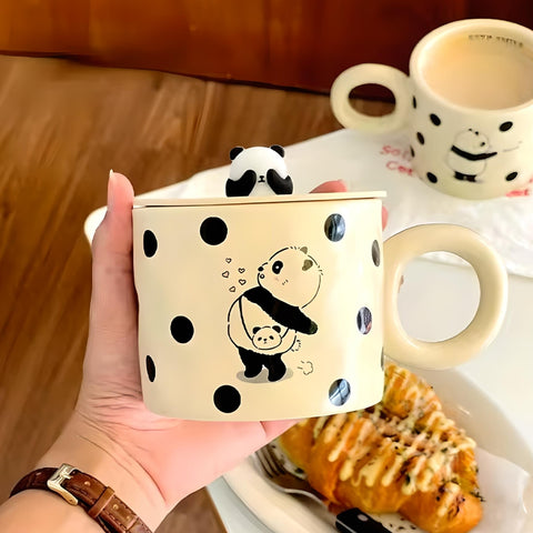 Miomu Taza de Cerámica con Tapa de Silicón, Diseño Pandita