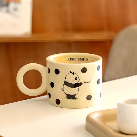 Miomu Taza de Cerámica con Tapa de Silicón, Diseño Pandita