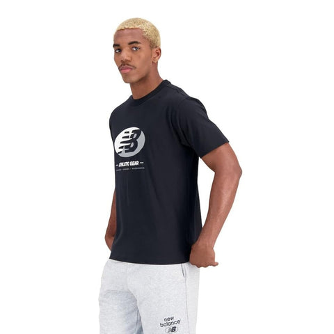 New Balance Camiseta Essentials Reimagined Graphic Negro, para Hombre