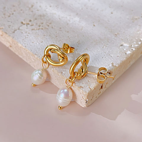 CR Charms Aretes Lazo Radiante con Perlas, Acero